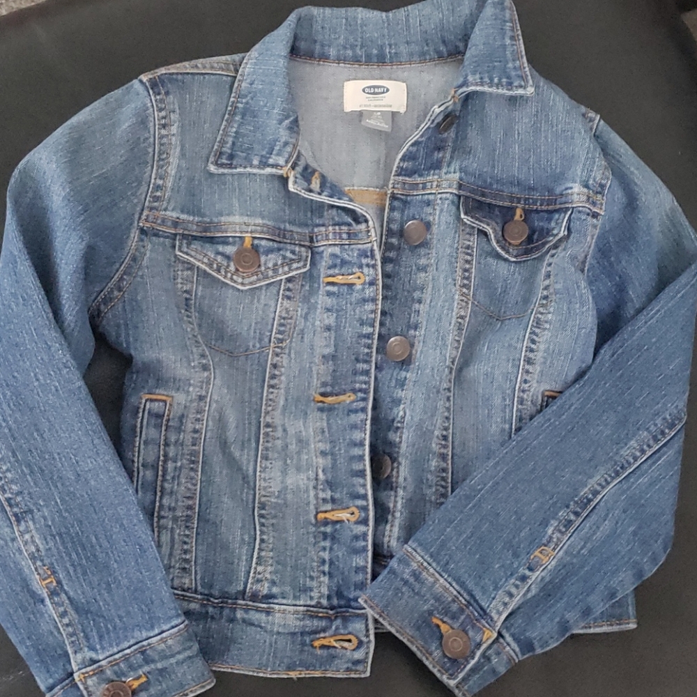 Girls jean jacket size 6-7